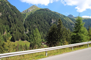 Blick auf Erlsbach und den Erlsbach mit Wasserfällen