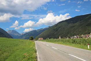 … und Blick talaufwärts auf Oberrasen