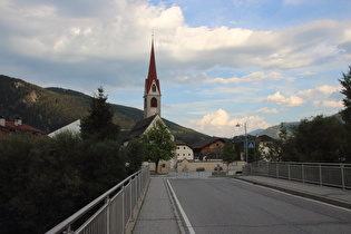 … Blick über die Brücke nach Osten …