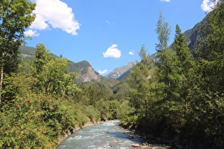 in Winkel, Blick über den Reinbach ins Reintal