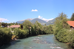 die Ahr in St. Georgen, Blick flussaufwärts …