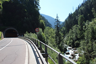 der unterste Tunnel im Gadertal, Blick talaufwärts