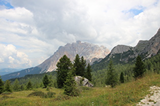 Blick auf das Lavarela-Massiv …