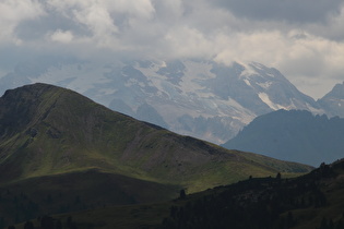 Zoom auf die vergletscherte Marmolada