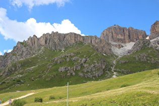 Blick zum Sasso Pordoi in der Gruppo del Sella