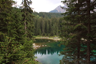 Blick nach Südosten auf den Karersee