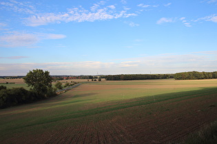 Blick vom Nordhang des Stemmer Berges nach Nordosten …