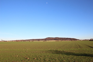 … und Blick zum Benther Berg