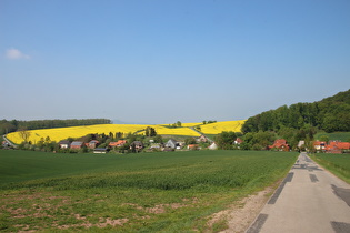 Blick über Völkershausen nach Norden …
