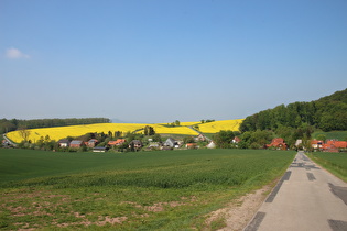 Blick über Völkershausen nach Norden …