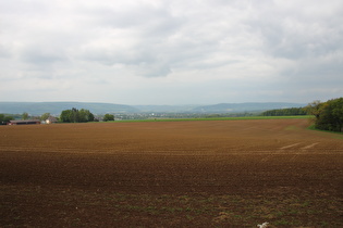 Hohe Eiche, Blick nach Norden über Holzminden ins Wesertal, …