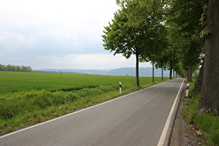 … und Blick nach Südwesten Richtung Höxter