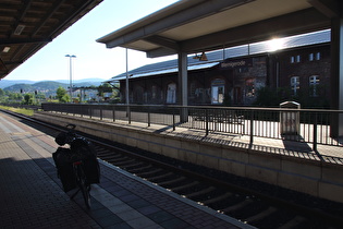 Tourende in Wernigerode, am Horizont der Brocken