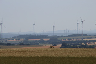 von Ost nach West: 1. Zoom auf das Sauerland, …