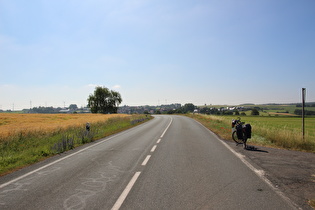 Sattelpunkt zwischen Niedermarsberg und Erlinghausen, Blick auf Erlinghausen, …