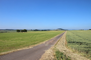 … Blick nach Südwesten zum Sauerland am Horizont, …