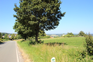 Abfahrt nach Altenheerse, Blick über Altenheerse nach Nordosten