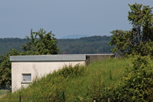 Zoom auf den Köterberg am Horizont