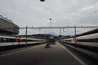 Blick aus dem Bahnhof nach Süden