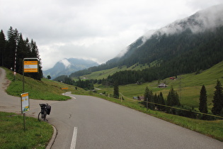 in Mittelrotbach, Blick talabwärts …in Mittelrotbach, Blick talabwärts …