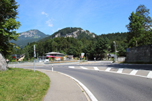 … und Blick über die Passhöhe auf Tschorren