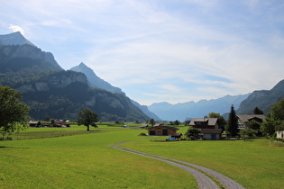 im Haslital am Westrand von Meiringen, Blick talabwärts, …