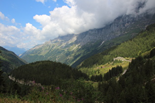 noch etwas weiter oben, Blick zur immer noch wolkenverhangenen Gadmerflue