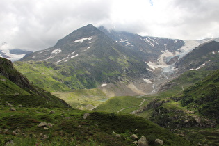 … und Blick auf Tschingelfirn, Sustenspitz, Steinwasser und Steingletscher