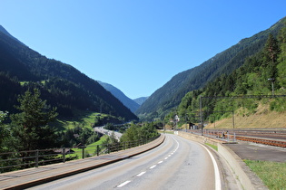 am Bahnhof Wassen, Blick talaufwärts …