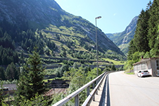 Göschenen, südlicher Ortsausgang, Blick zum Nordportal des Gotthardtunnels