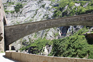 dritte Teufelsbrücke und Suworow-Denkmal