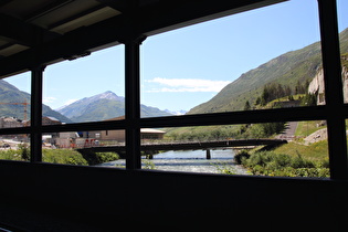 die Reuss am Nordrand von Andermatt, Blick flussaufwärts