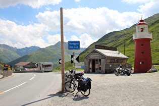 "Dach der Etappe": Oberalppass; Blick nach Südosten …