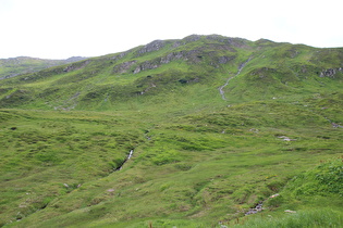 Blick bergauf auf Quellflüsse des Vorderrheins, …