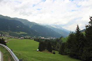 Blick talabwärts auf Disentis/Mustér mit Kloster