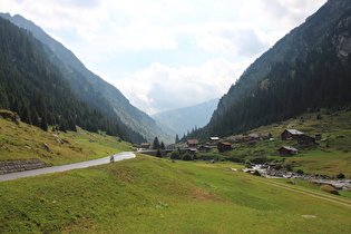 Blick auf den Rein da Cristallina und über Pardatsch Dadens ins Val Cristallina