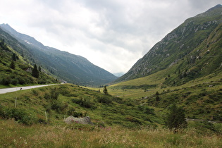 ein erster Blick zur Staumauer des Lai da Sontga Maria