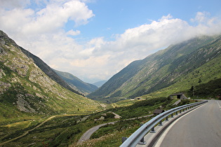 Blick ins Val Medel talabwärts