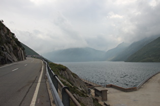 Blick über den Lai da Sontga Maria nach Süden