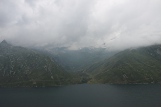 Blick über den Lai da Sontga Maria ins Val Rondadura