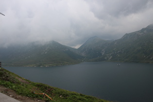 Blick über den Lai da Sontga Maria ins Val Termine