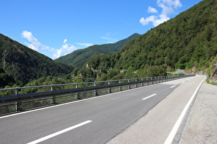 Blick talaufwärts zum Viadotto Ruinacci der Centovallina