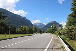 … und Blick talaufwärts auf den Monte Cistella und den Colmine