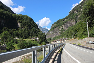 Blick talaufwärts auf Iselle, …