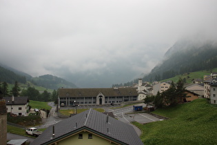 oberhalb von Simplon Dorf, Blick Simplon Dorf talabwärts …