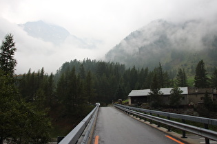 Blick nach Süden über die Alte Simplonstrasse auf Egga