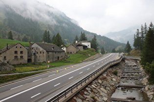 Blick talaufwärts auf Egga, Neue Simplonstrasse und den Chrummbach