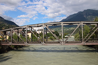 die Rhone zwischen Naters und Brig, Blick flussaufwärts …