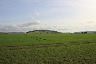 … und Blick nach Osten auf den Eichberg