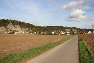 südlich von Dölme, Blick auf Dölme und die Weserklippen bei Steinmühle …